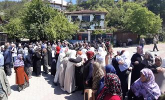 Kutsal topraklara dualarla uğurlandılar.......
