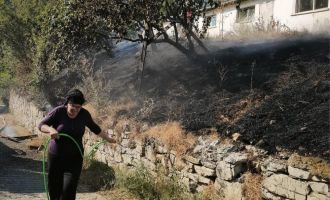 Mudurnu'da korkutan yangın: Kümeslere sıçramadan söndürüldü