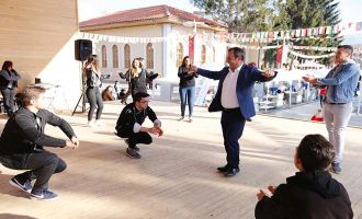 ÖZCAN’A TEZAHÜRATLI KARŞILAMA