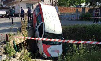 Park halindeyken hareket eden kargo aracının çarptığı yaşlı adam hayatını kaybetti