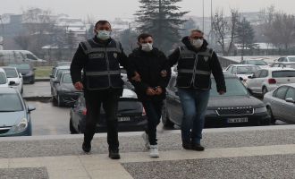 Parkta yürüyen genç kızı bıçakladı, ‘Sarhoştum, tanımıyorum’ dedi