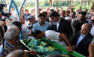 Selde hayatını kaybeden anne ve 2 kızı son yolculuklarına uğurlandı