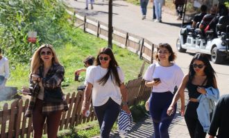 Sıcak havaların son günlerinde Gölcük Tabiat Parkı’na yoğun ilgi