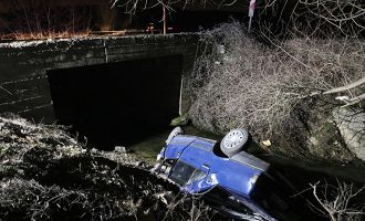 Sigortasız otomobille kaçmak isterken 4 kişiyi canından ediyordu