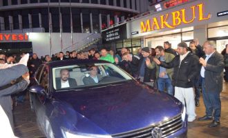 Tanju Özcan umre yolculuğuna dualarla uğurlandı