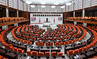 TBMM Kartalkaya Kayak Merkezi'ndeki Otel Yangınını Araştırma Komisyonu'nun görev süresi 1 ay uzatıldı