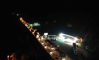 TEM’in Ankara yönünün kapatılması D-100 Karayolu’nda trafiği felç etti