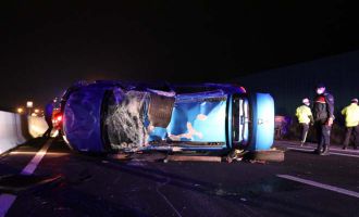 Traktörün römorkuna çarpan otomobil takla attı: 3 yaralı