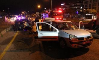 Uygulamadan kaçan alkollü sürücü kazaya neden oldu: 4 yaralı