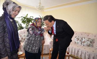 Vali Ümit ve eşinden şehit ve gazi ailesi ziyareti...