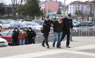 Ziyaret saati dışında hastaneye girmek için kavga çıkaran 2 kişi adliyeye sevk edildi
