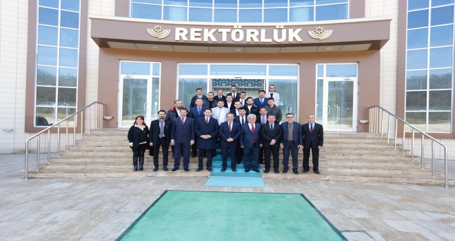 TANJU ÖZCAN AİBÜ REKTÖRLÜĞÜ'NÜ ZİYARET ETTİ