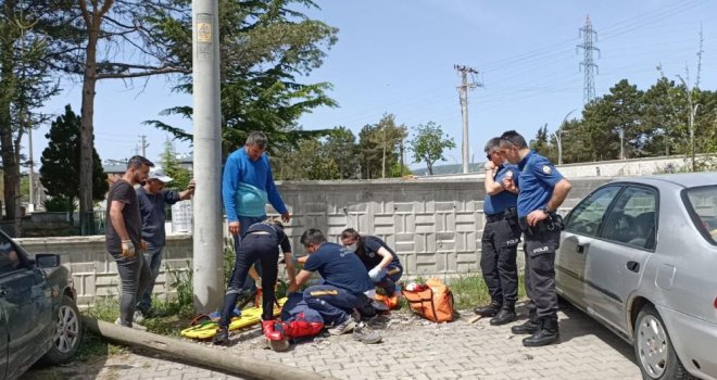 Telefon direği kökünden kırılarak devrildi: 1 yaralı
