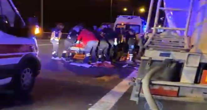 TEM'de arıza nedeniyle araçtan inen 2 kişiye tır çarptı.....