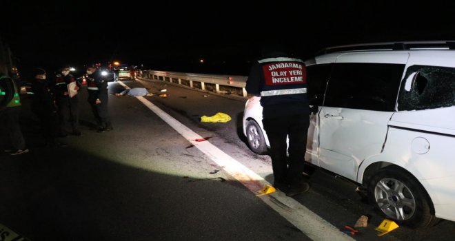 TEM’de patlayan lastiği değiştiren 2 kişiye kamyonet çarptı: 1 ölü, 2 yaralı