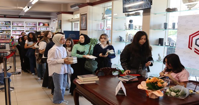 Türkiye’nin en çok okunan fantastik kitap yazarı Bolu’ya geldi