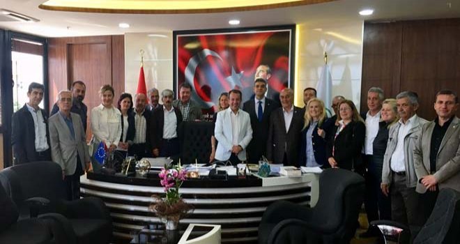 Umut Oran: 'İstanbullu, Binali Yıldırım’ı 23 Haziran’da emekli edecek'