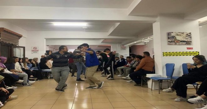 Üniversite öğrencileri bu gecede moral depoladı