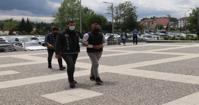 Uyuşturucuyla yakalanan şahıs adliyeye sevk edildi