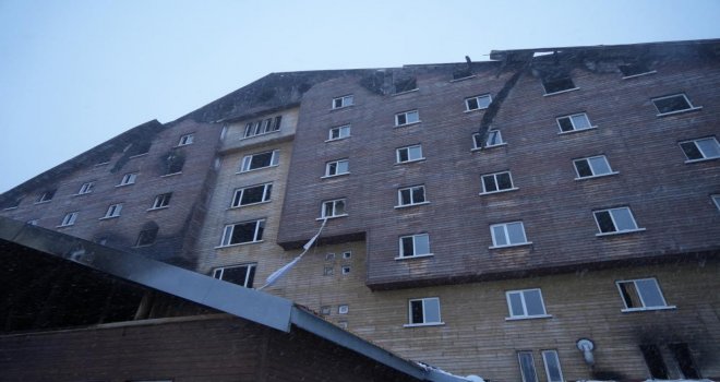 Yanan otel için 'ağır hasarlı' raporu