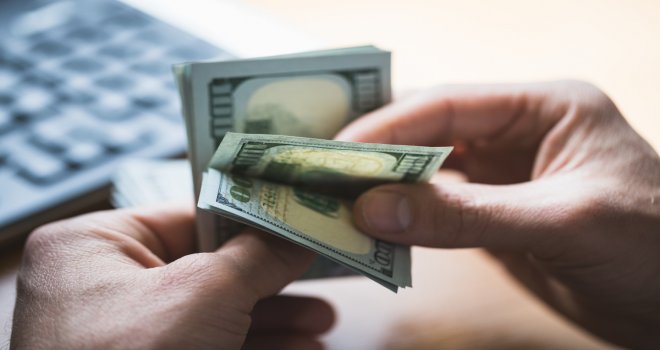 Yıl sonu dolar kuru beklentisi geriledi