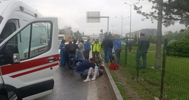 Yolun karşısına geçerken otomobilin çarptığı genç yaralandı