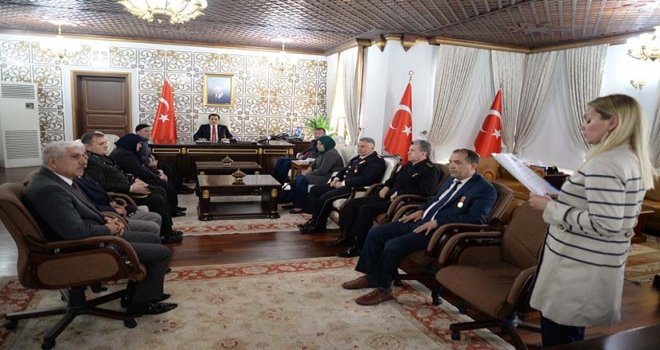 Âziz Şehitlerimizin Ailelerine Devlet Övünç Madalyaları Verildi